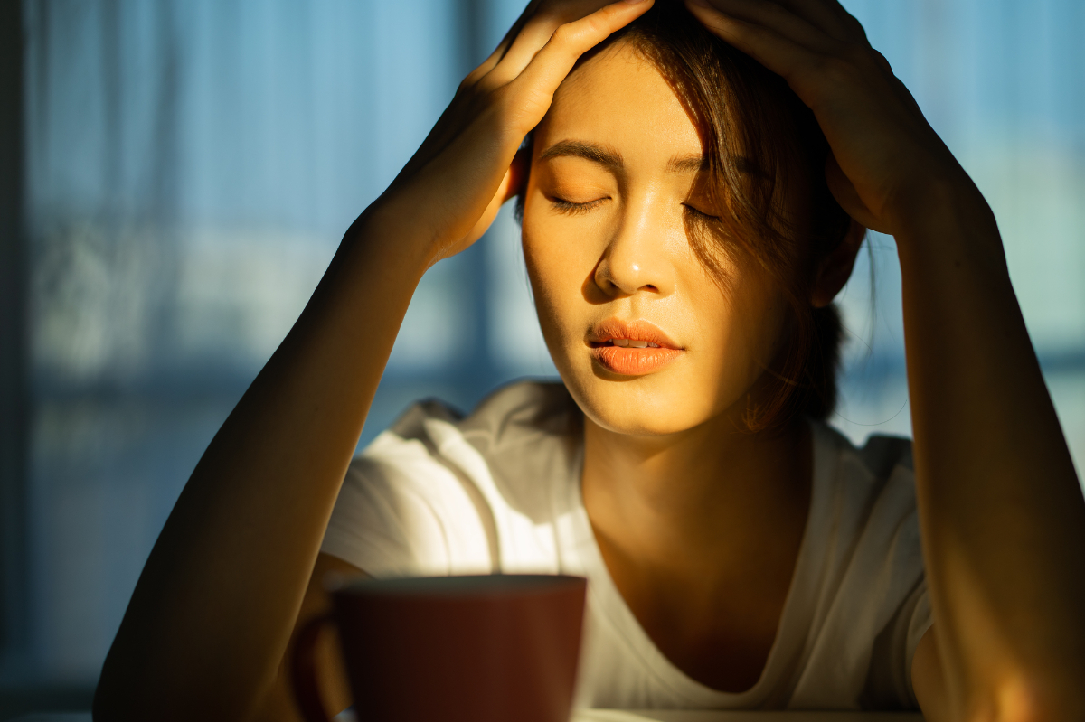 朝起きられないときに考えられる原因：ストレスや生活環境の変化